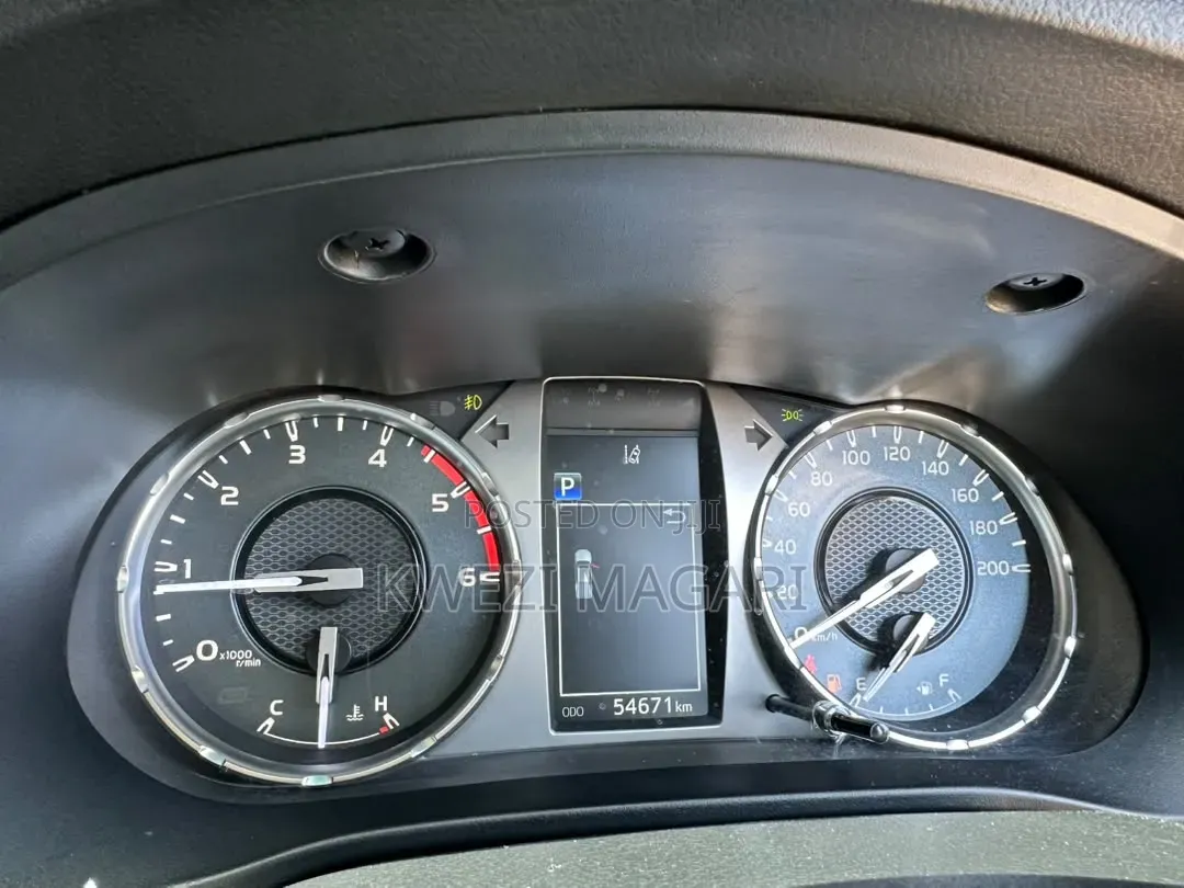 Toyota Hilux 2022 Black