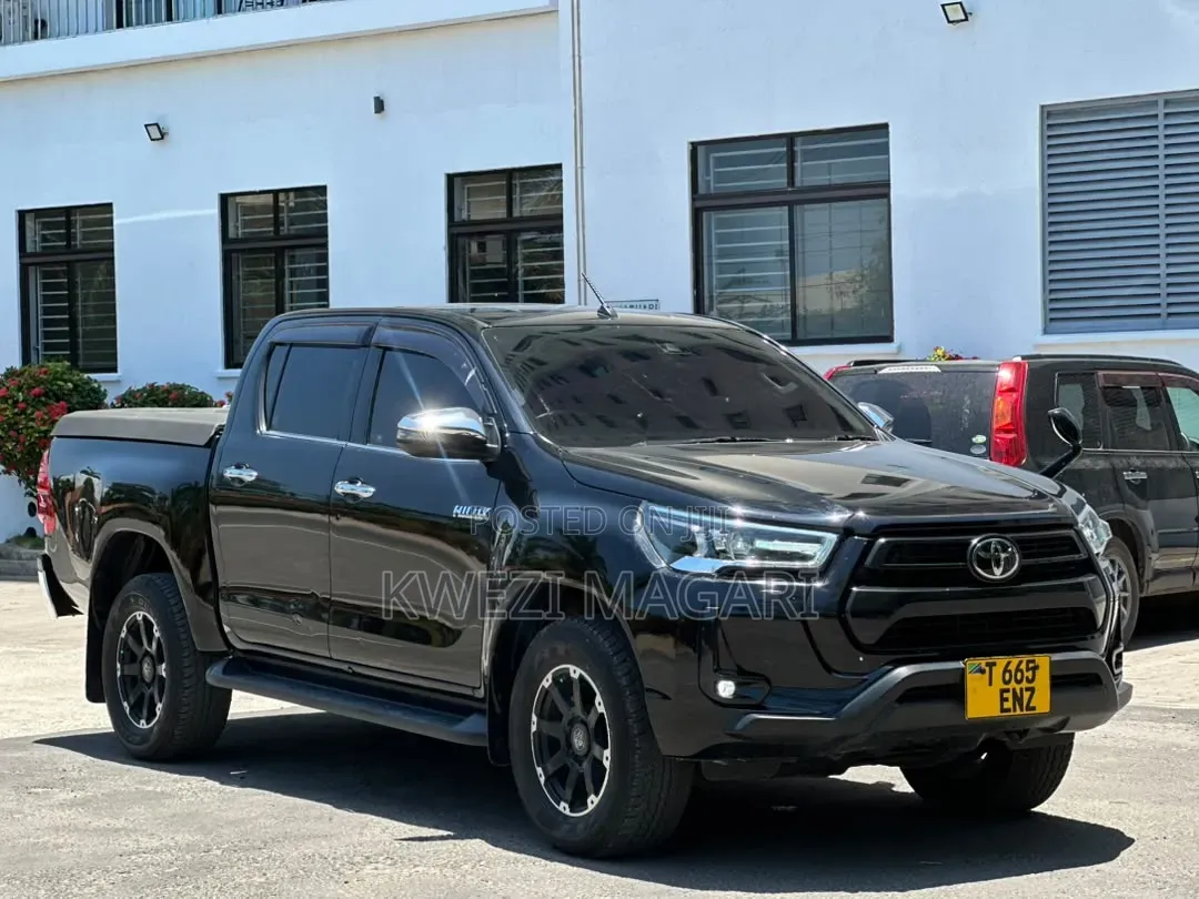 Toyota Hilux 2022 Black
