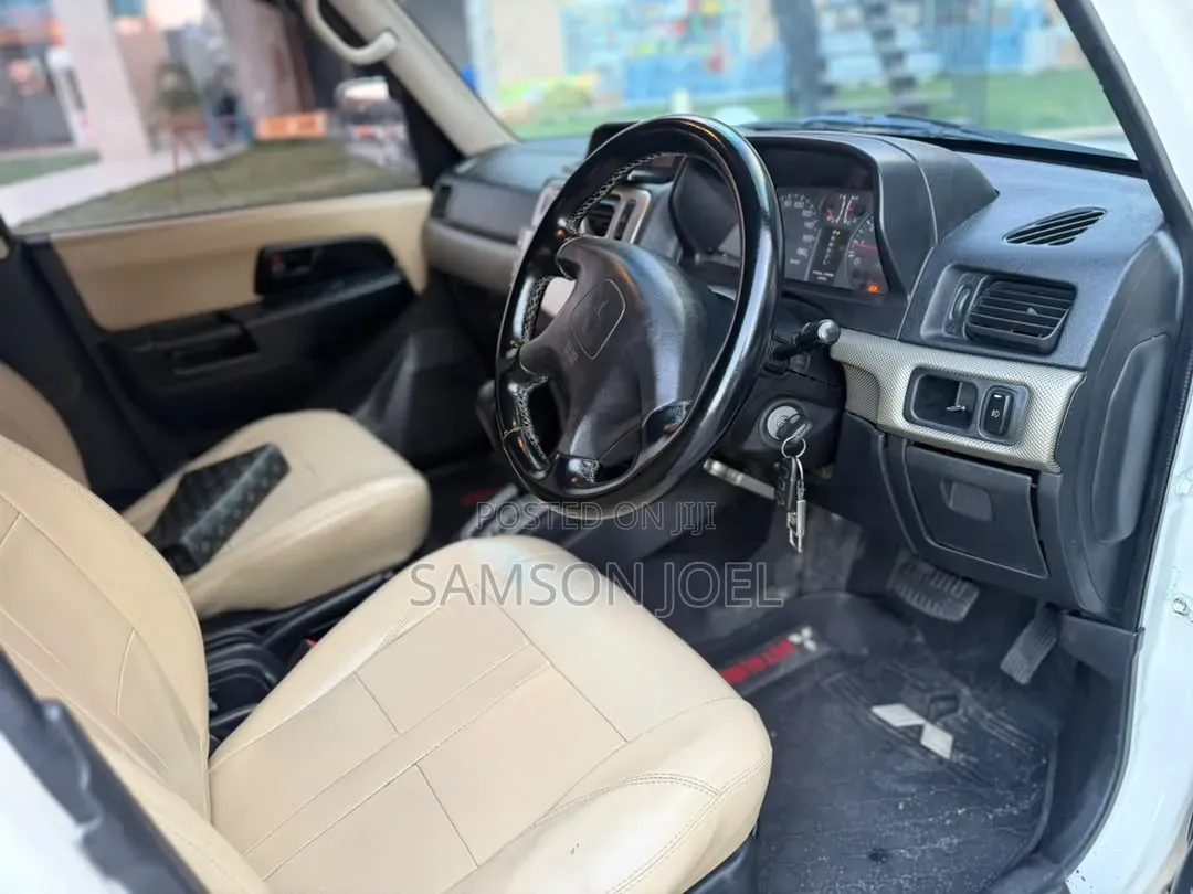 Mitsubishi Pajero 2005 White
