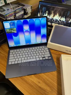 Laptop Apple MacBook Neo 2026 8GB SSHD+SSD 512GB