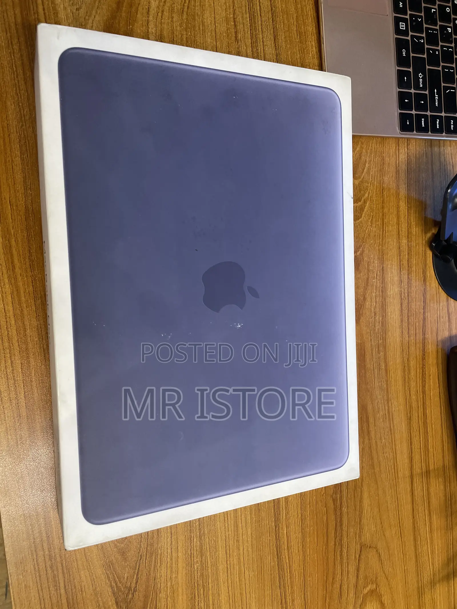 Laptop Apple MacBook Neo 2026 8GB SSHD+SSD 512GB