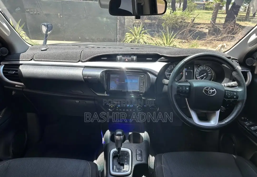 Toyota Hilux Revo Double Cab Deisel 2.4 AWD 2022 Black