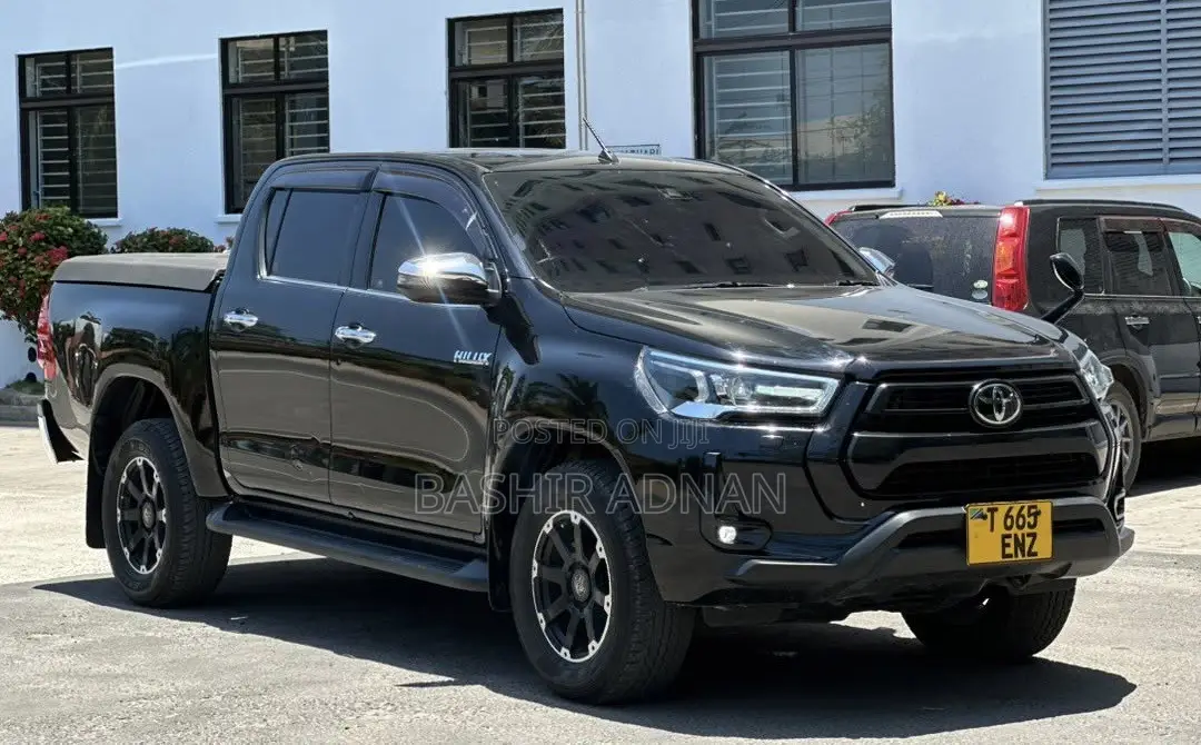 Toyota Hilux Revo Double Cab Deisel 2.4 AWD 2022 Black