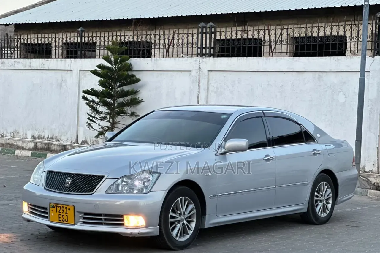 Toyota Crown 2006 Silver