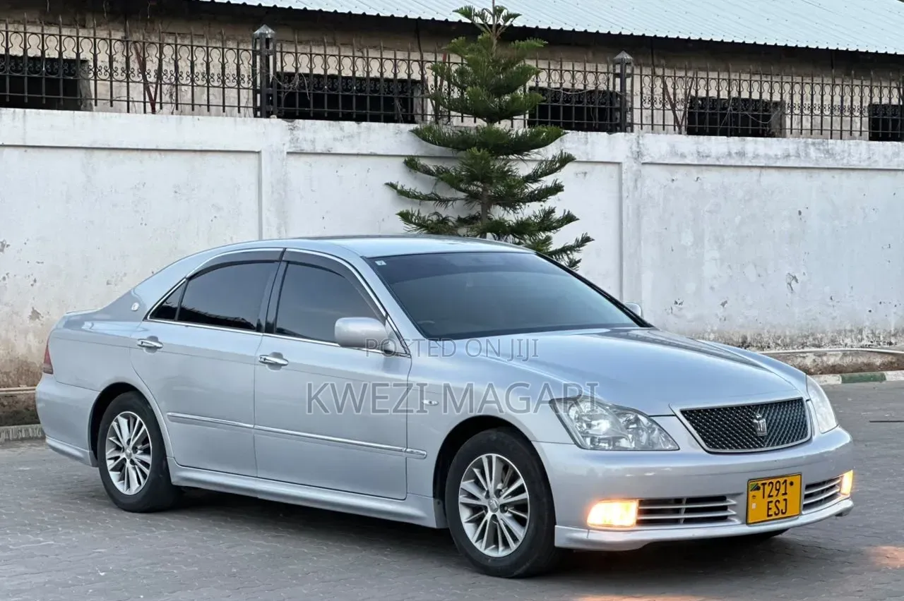 Toyota Crown 2006 Silver