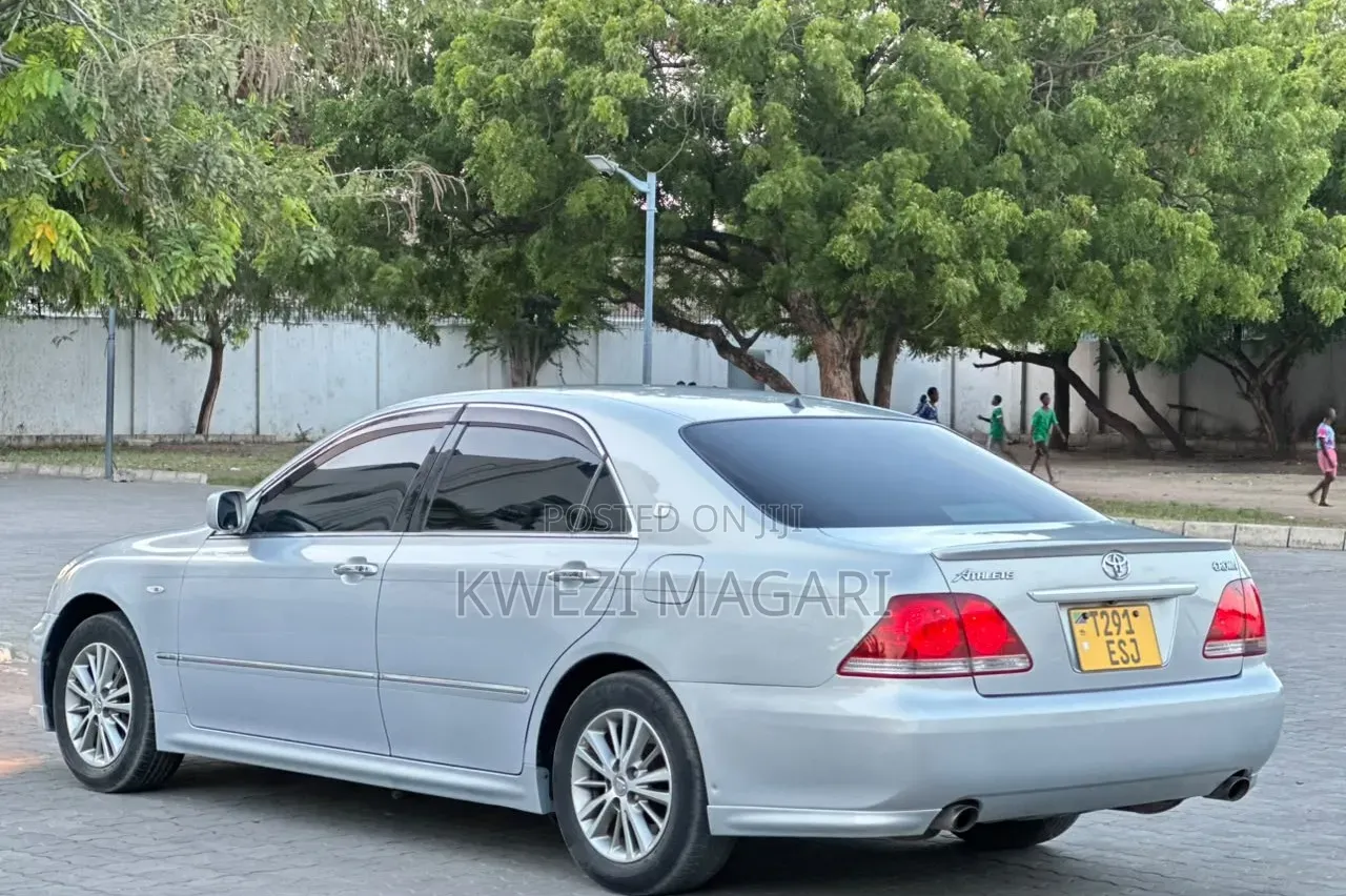 Toyota Crown 2006 Silver