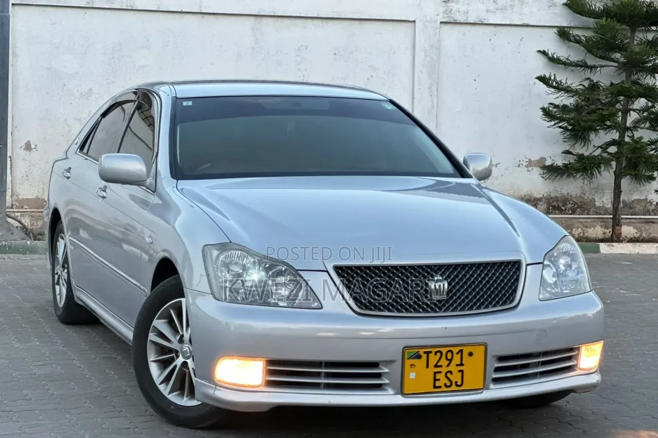 Toyota Crown 2006 Silver