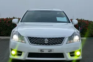 Toyota Crown 2011 White
