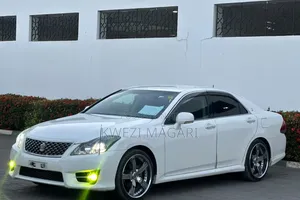 Toyota Crown 2011 White