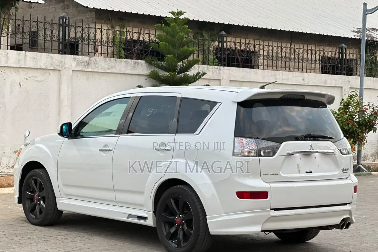 Mitsubishi Outlander 2009 White