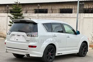 Mitsubishi Outlander 2009 White