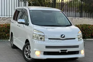 Toyota Noah 2009 White