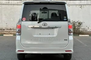 Toyota Noah 2009 White