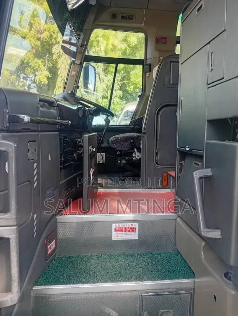 Mitsubishi Fuso Aero Bus 2009 White