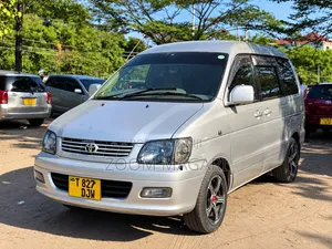 Toyota Noah 2002 Silver