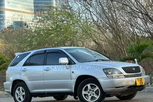 Toyota Harrier 2000 Silver