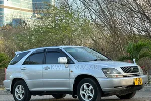 Toyota Harrier 2000 Silver