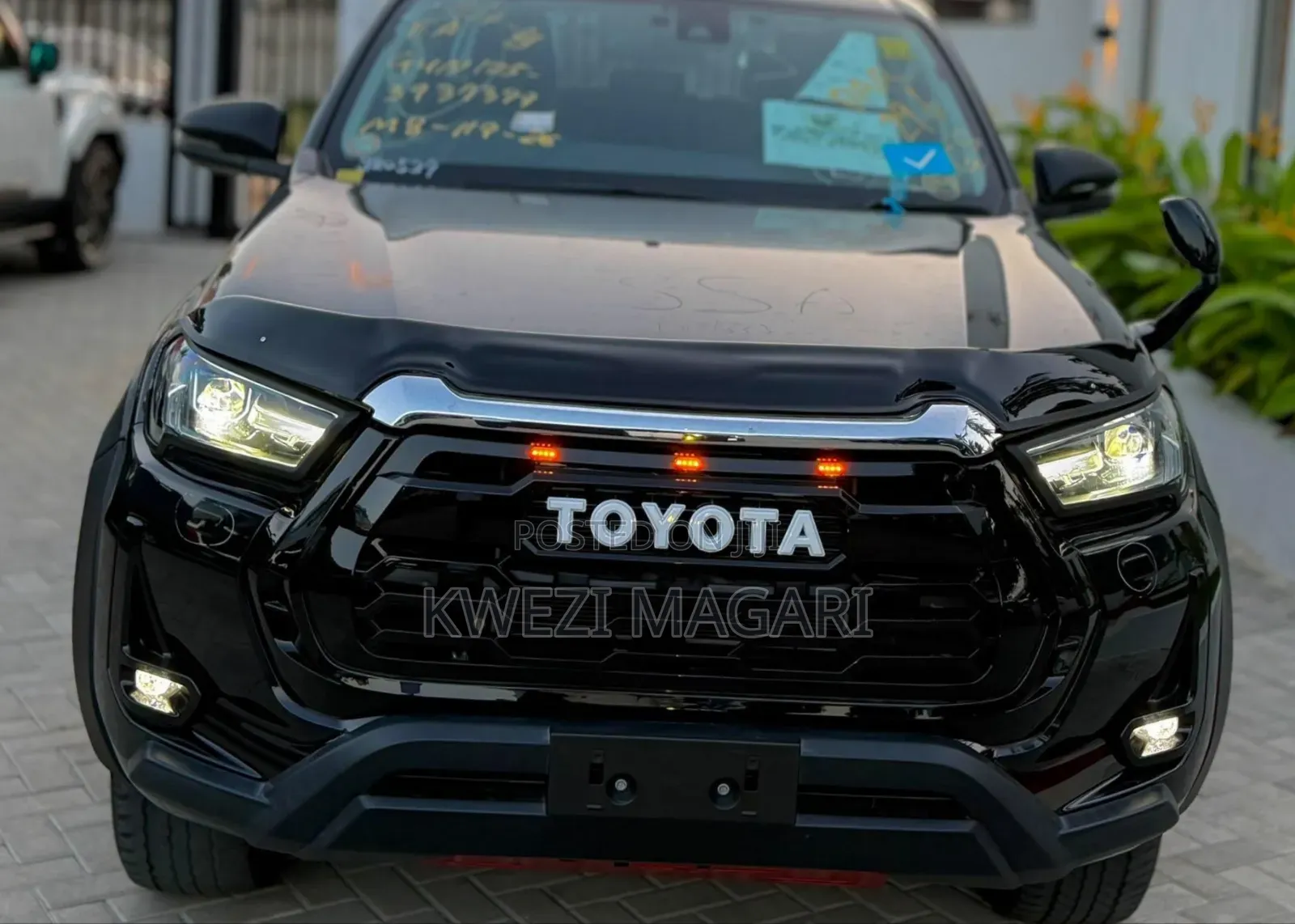 Toyota Hilux 2022 Black