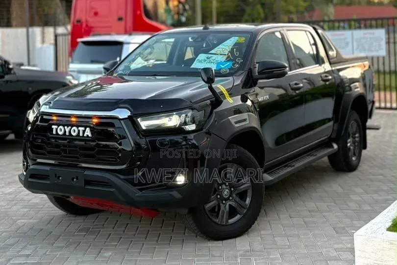 Toyota Hilux 2022 Black