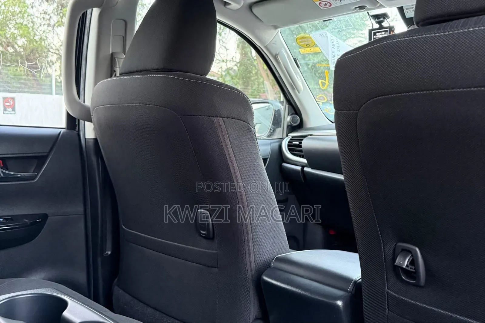 Toyota Hilux 2022 Black