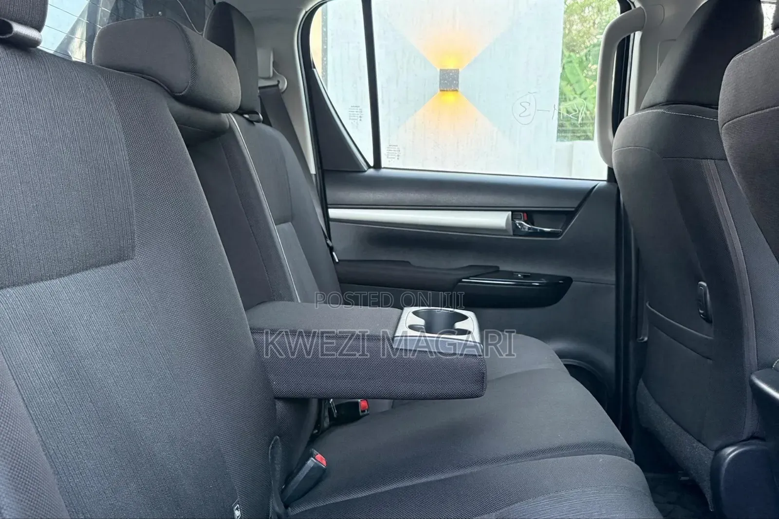 Toyota Hilux 2022 Black