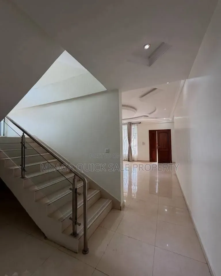 Furnished 5bdrm Villa in Oyster Bay for rent