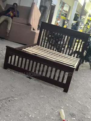 Bed 5/6 Color Chocolate Very Clean