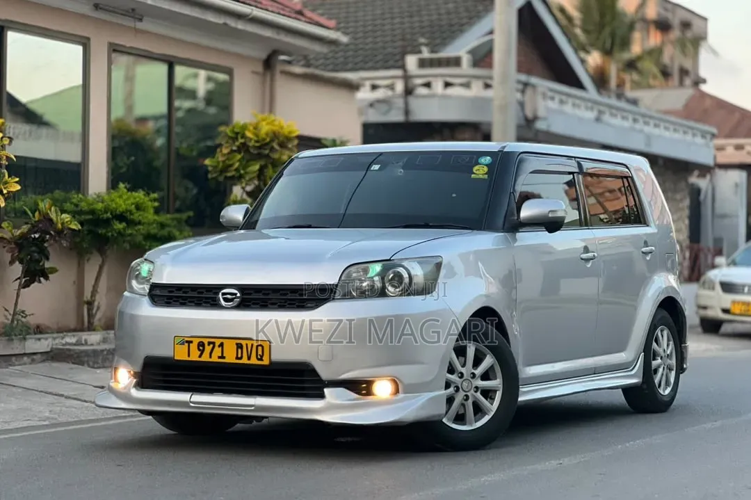 Toyota Corolla Rumion 2010 Silver