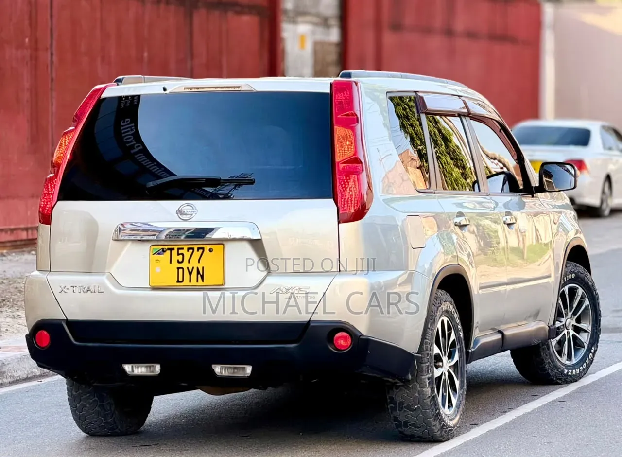 Nissan X-Trail 2010 Gold