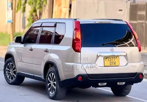 Nissan X-Trail 2010 Gold