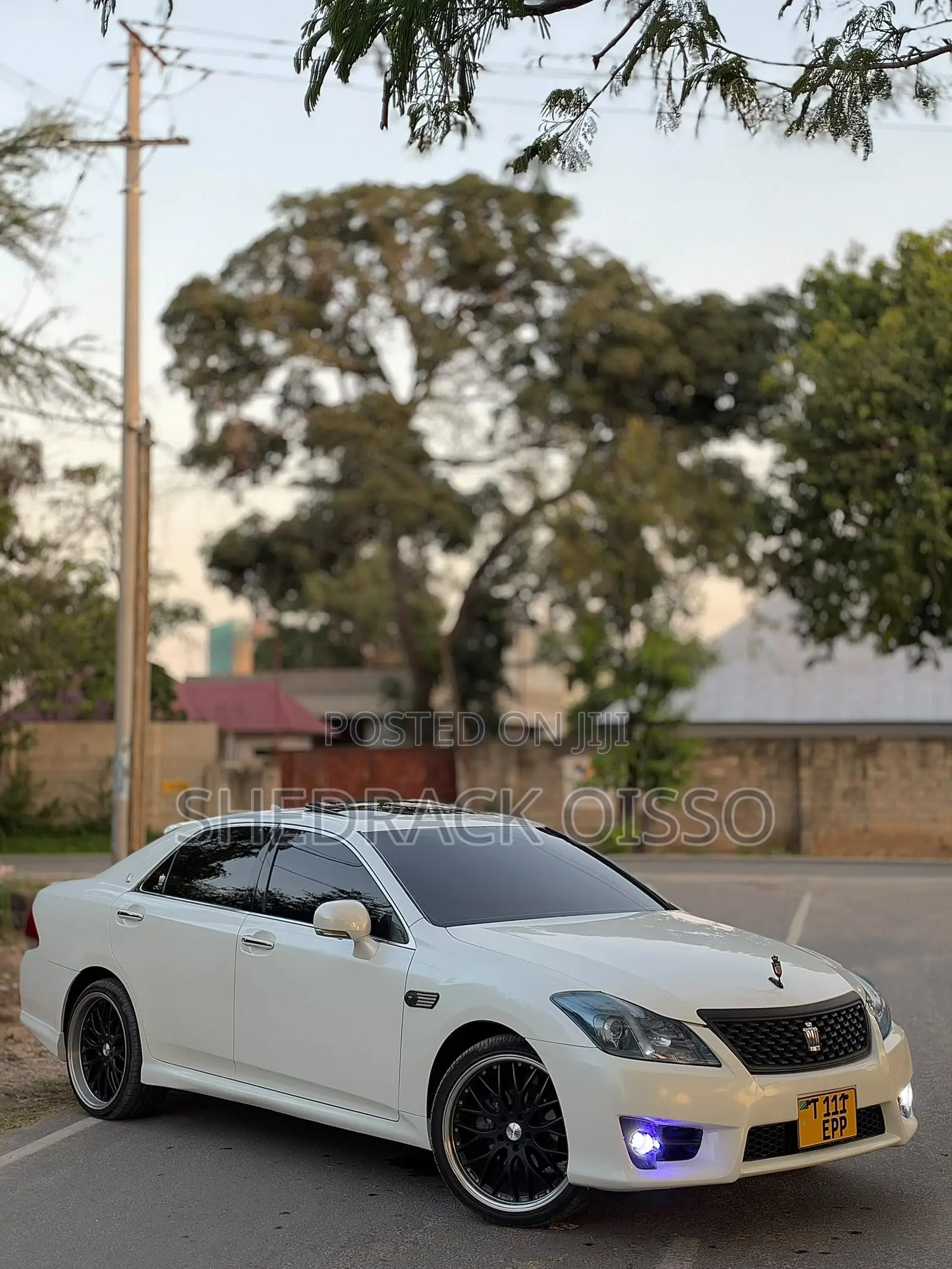 Toyota Crown 2011 White