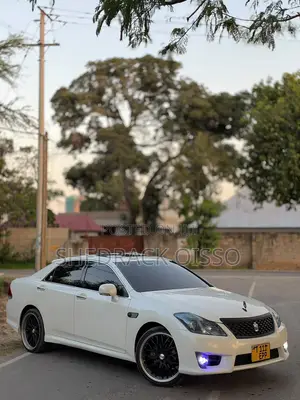 Toyota Crown 2011 White