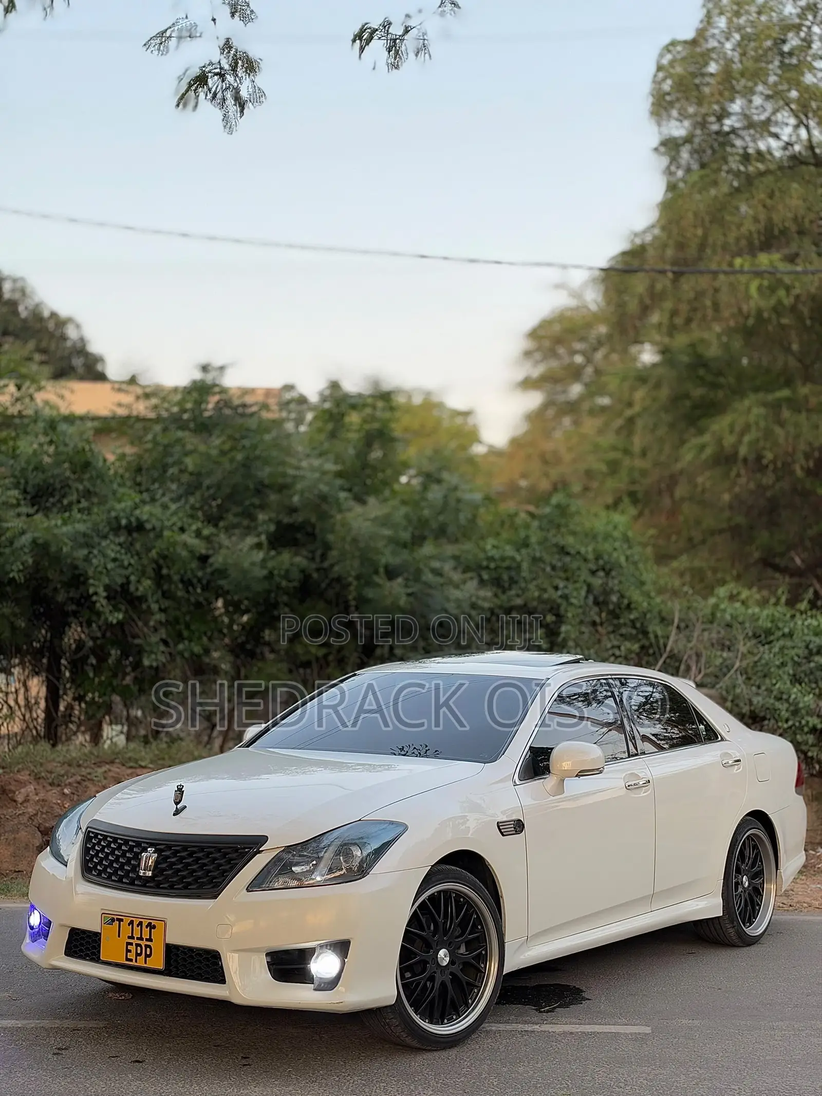Toyota Crown 2011 White