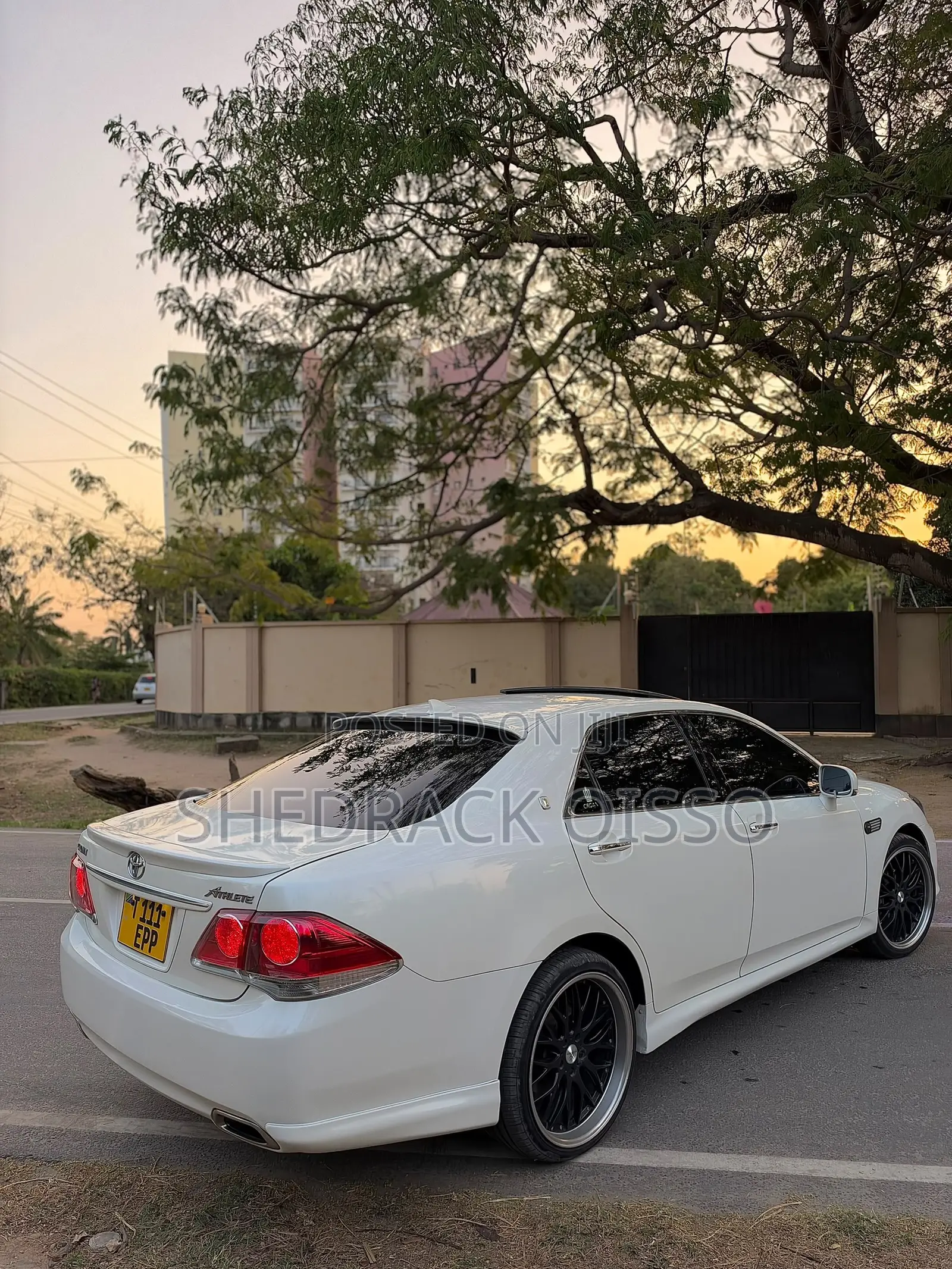 Toyota Crown 2011 White