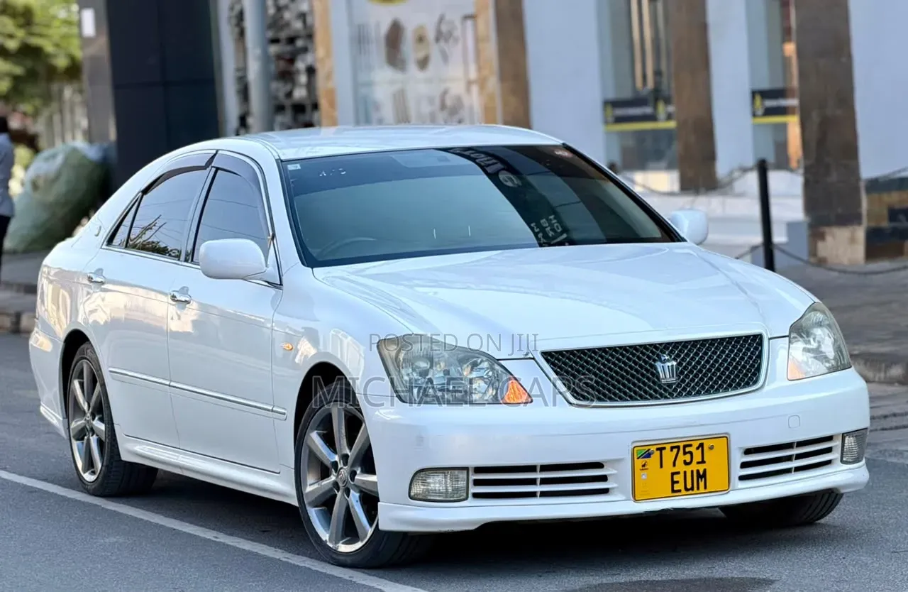 Toyota Crown 2004 White