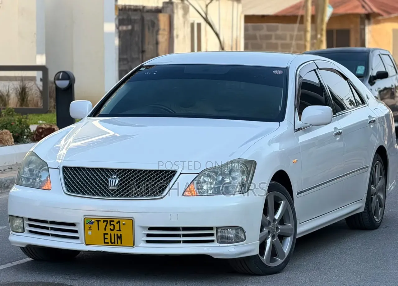 Toyota Crown 2004 White