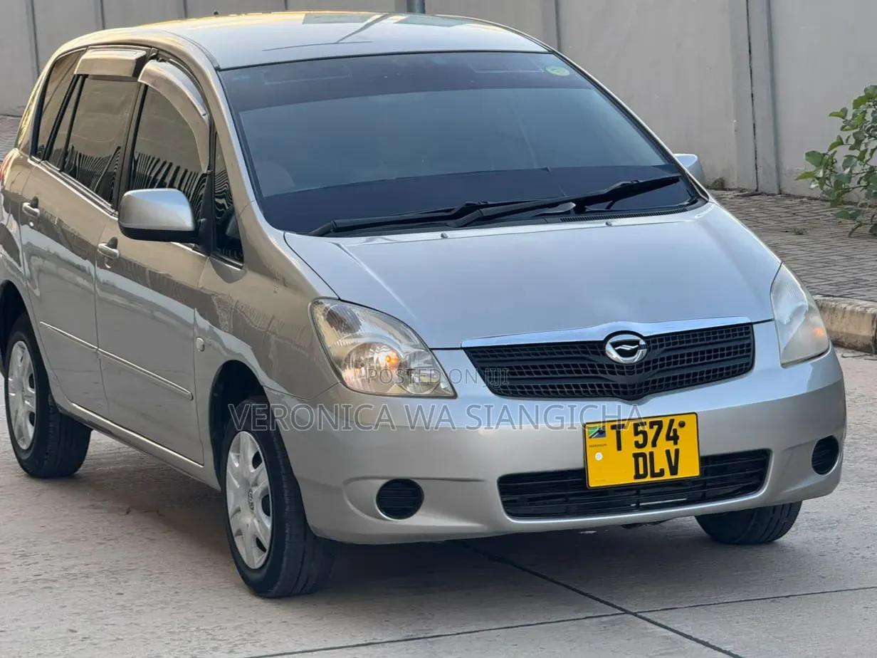 Toyota Corolla Spacio 2004