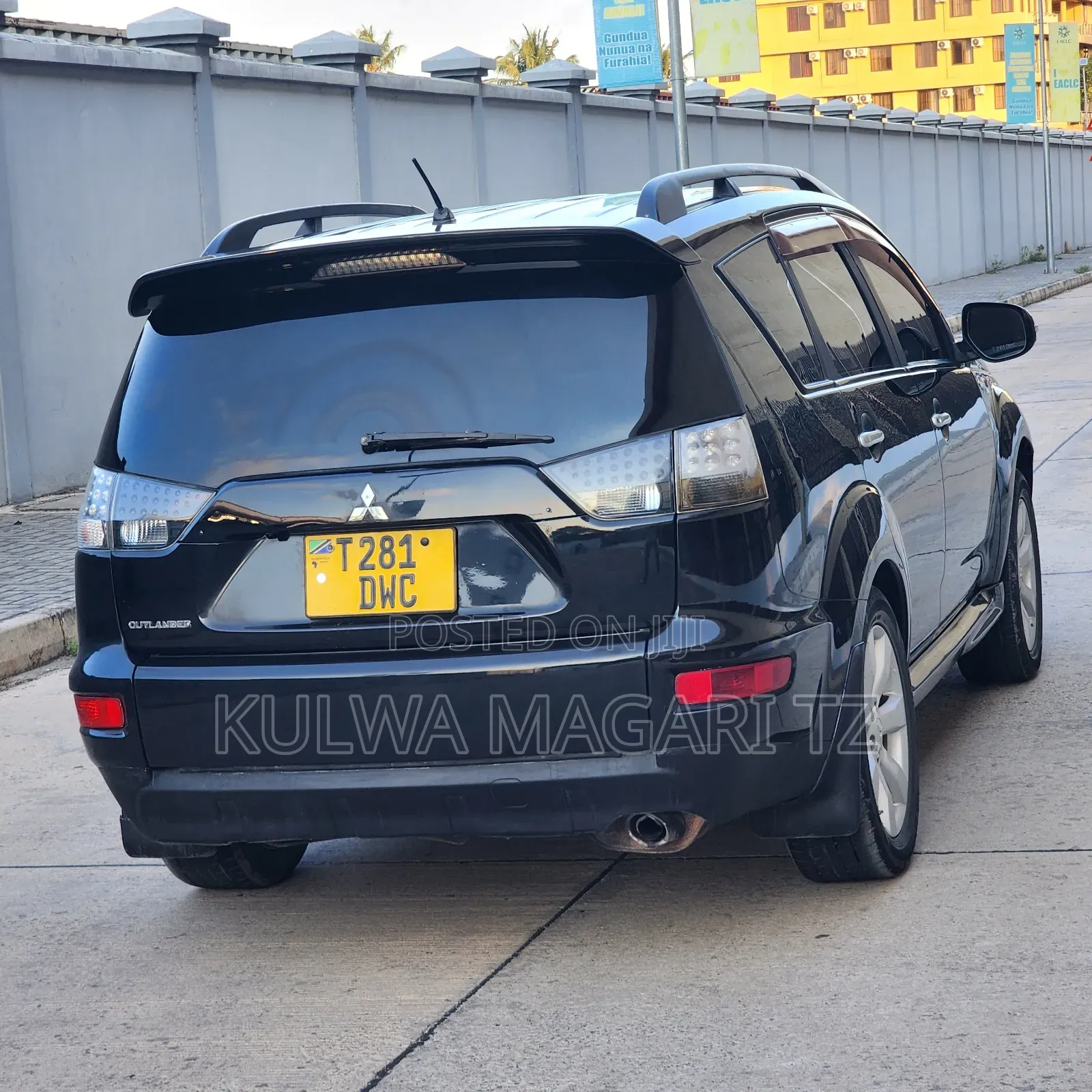 Mitsubishi Outlander 2010 Black