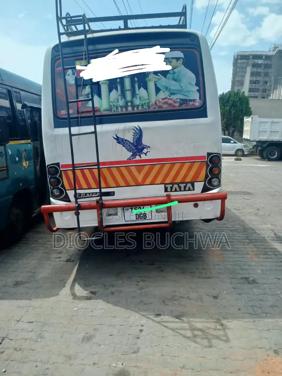 Tata LPO 2018 White