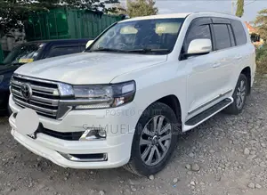 Toyota Land Cruiser 2015 White