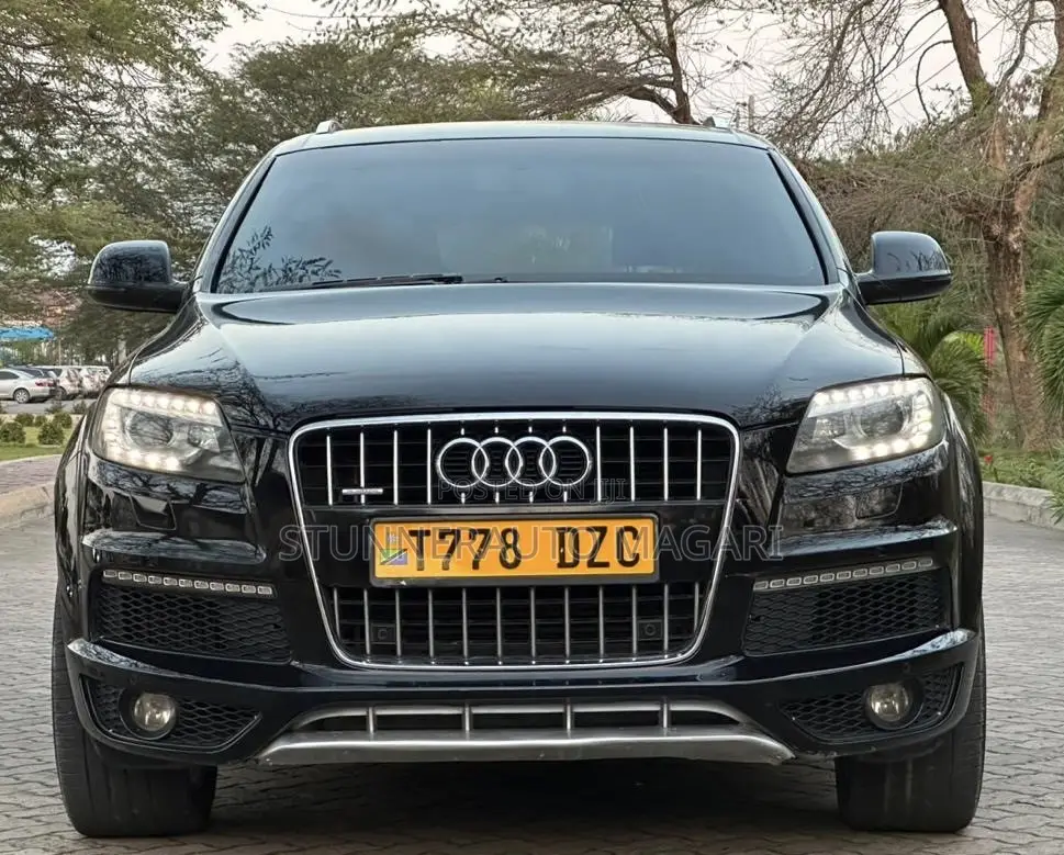 Audi Q7 2011 Black