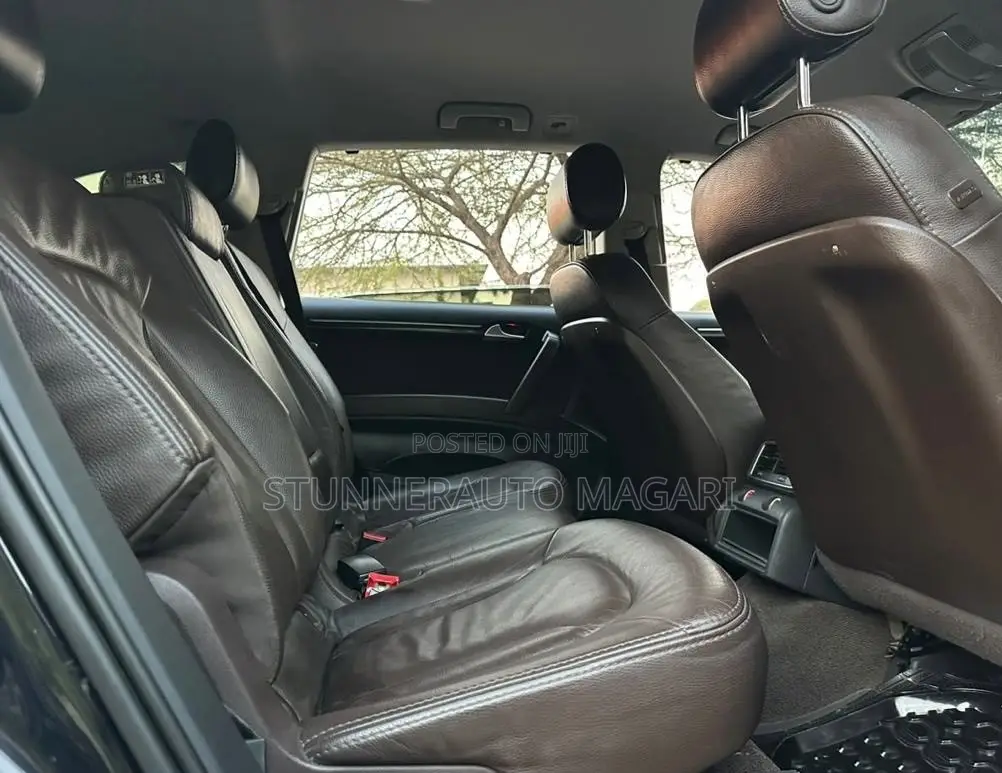 Audi Q7 2011 Black