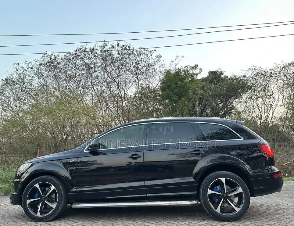 Audi Q7 2011 Black