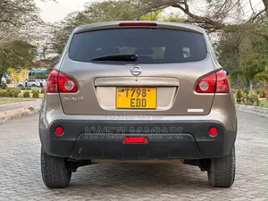 Nissan Dualis 2009 Gold
