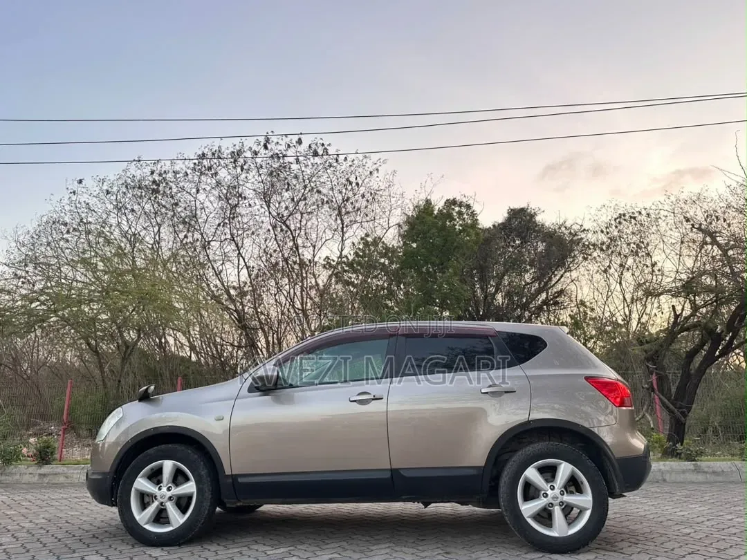 Nissan Dualis 2009 Gold