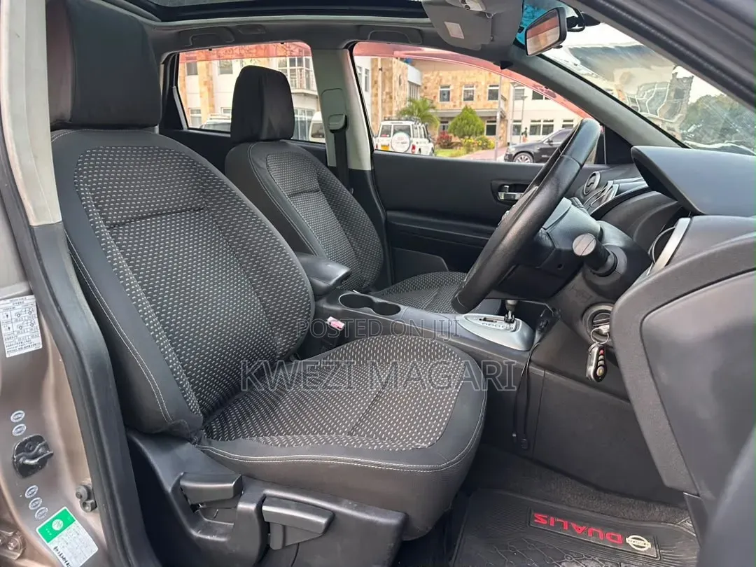 Nissan Dualis 2009 Gold