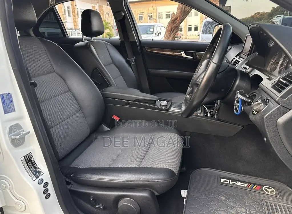 Mercedes-Benz C200 2007 White