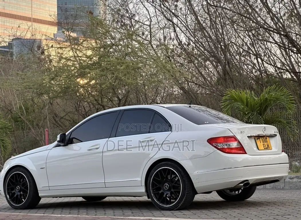 Mercedes-Benz C200 2007 White