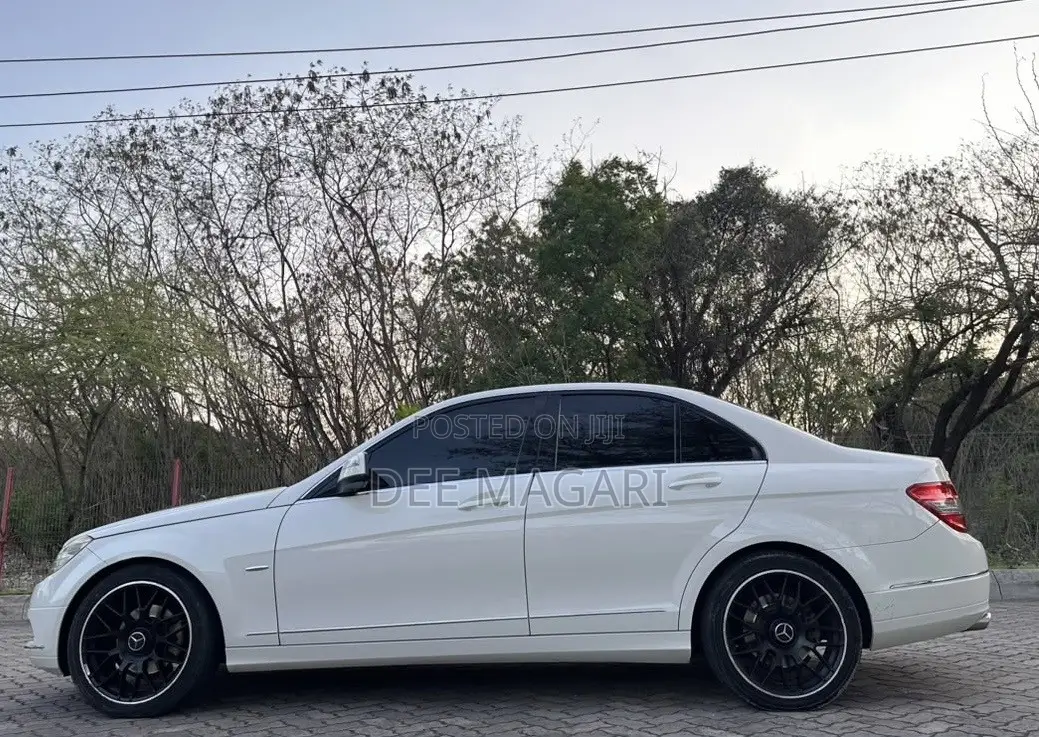 Mercedes-Benz C200 2007 White