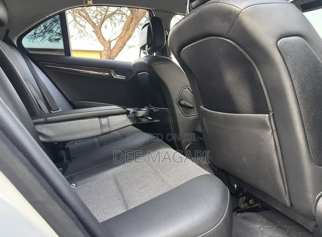 Mercedes-Benz C200 2007 White